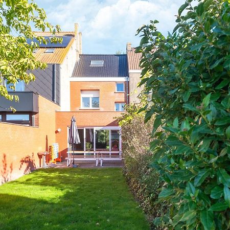 Spacious Holiday Home With Garden ニーウポールト エクステリア 写真