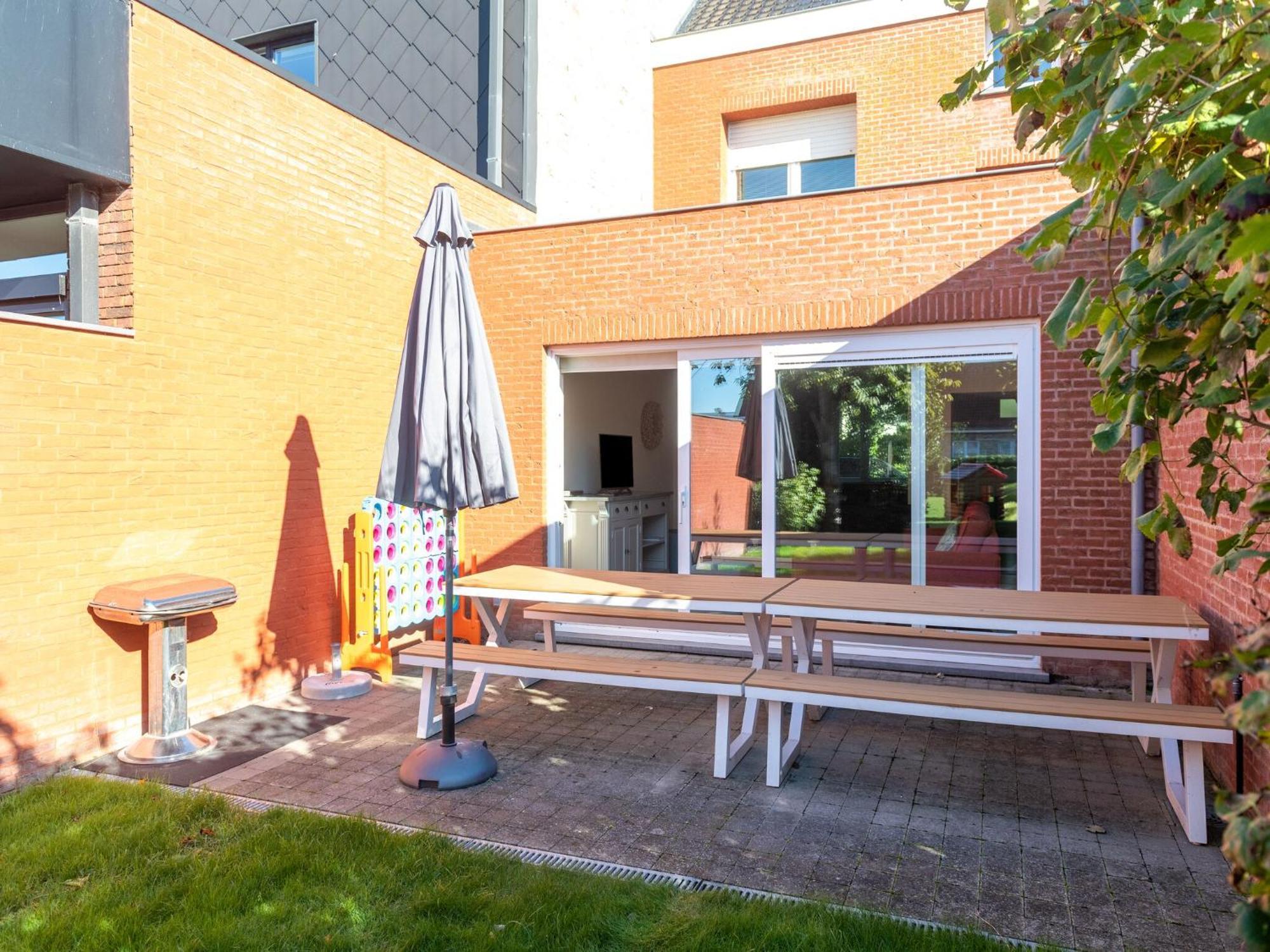 Spacious Holiday Home With Garden ニーウポールト エクステリア 写真