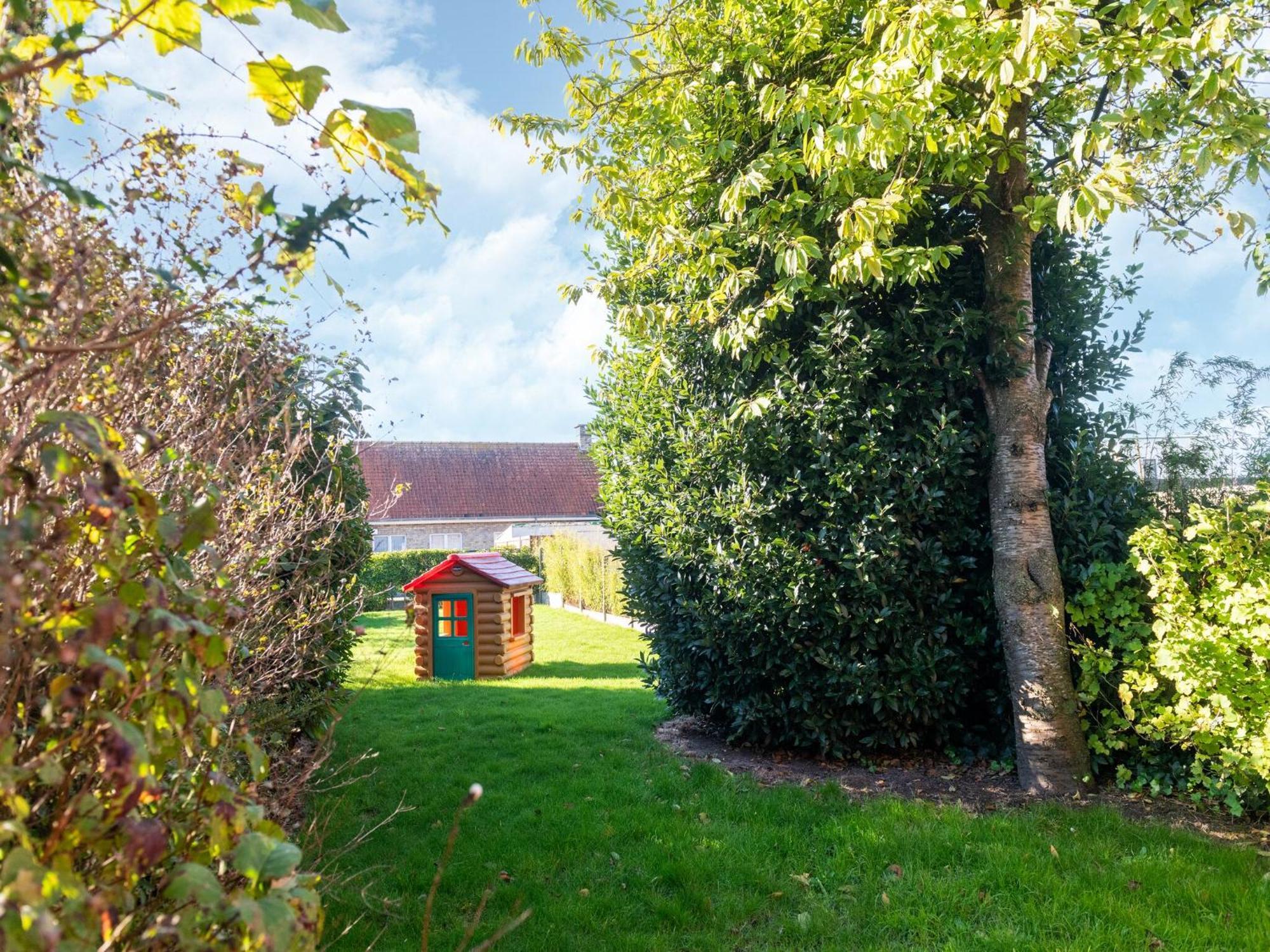 Spacious Holiday Home With Garden ニーウポールト エクステリア 写真